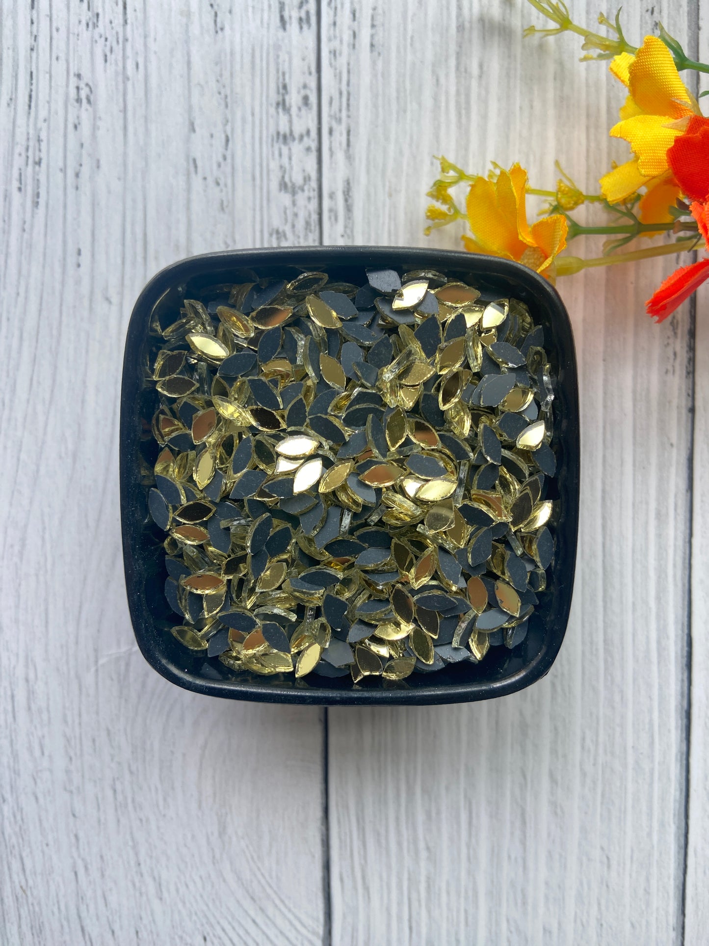 Gold Nano Mirrors - Eye