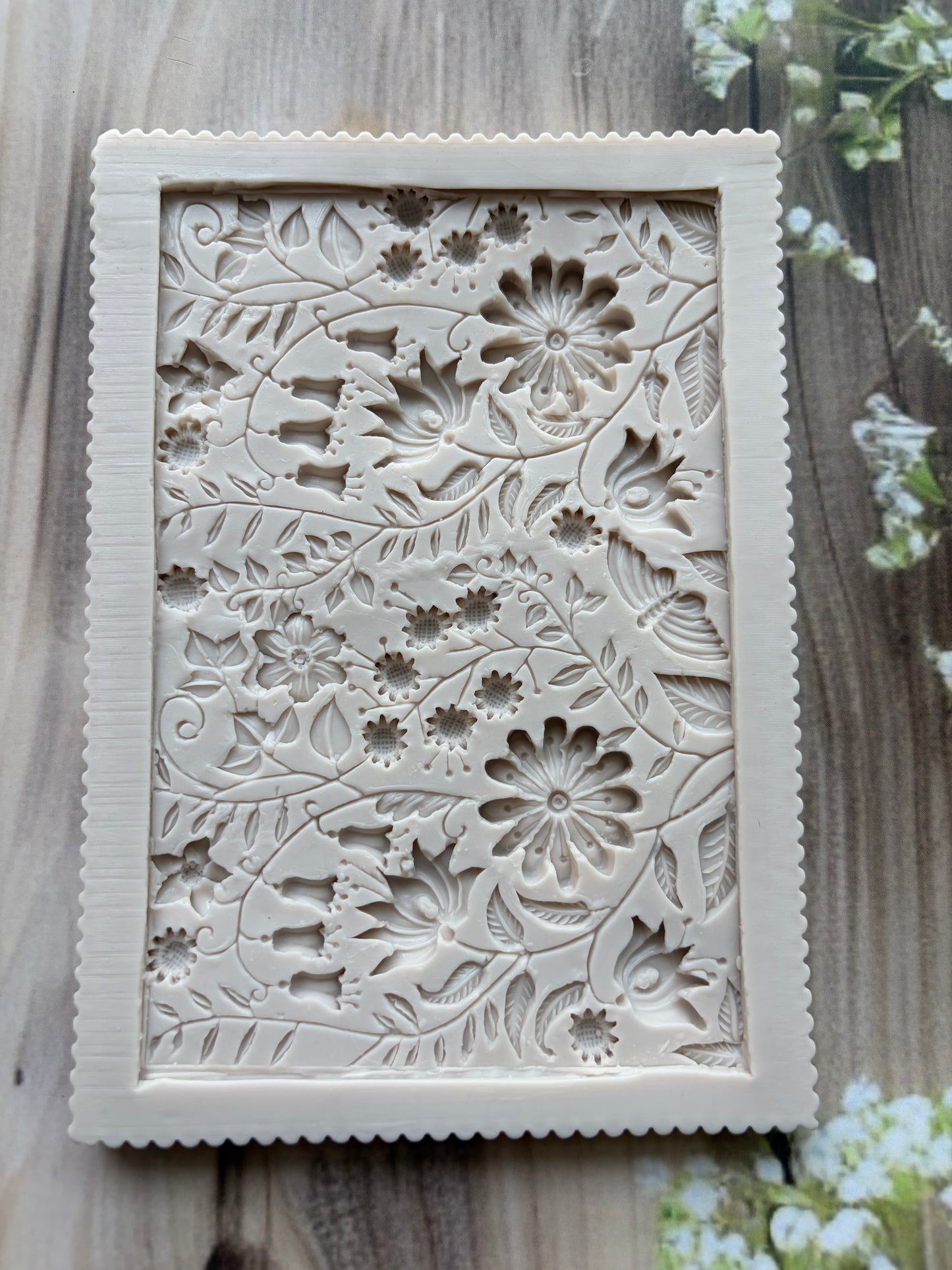 Lace 2
